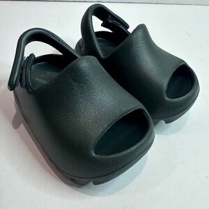 Adidas Yeezy Black Sandals with Slingback Strap and Chunky Sole